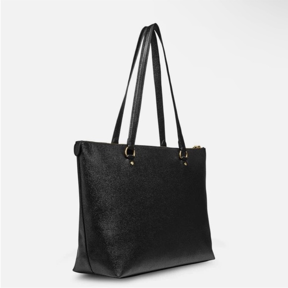 Coach - Picture 2 of 9